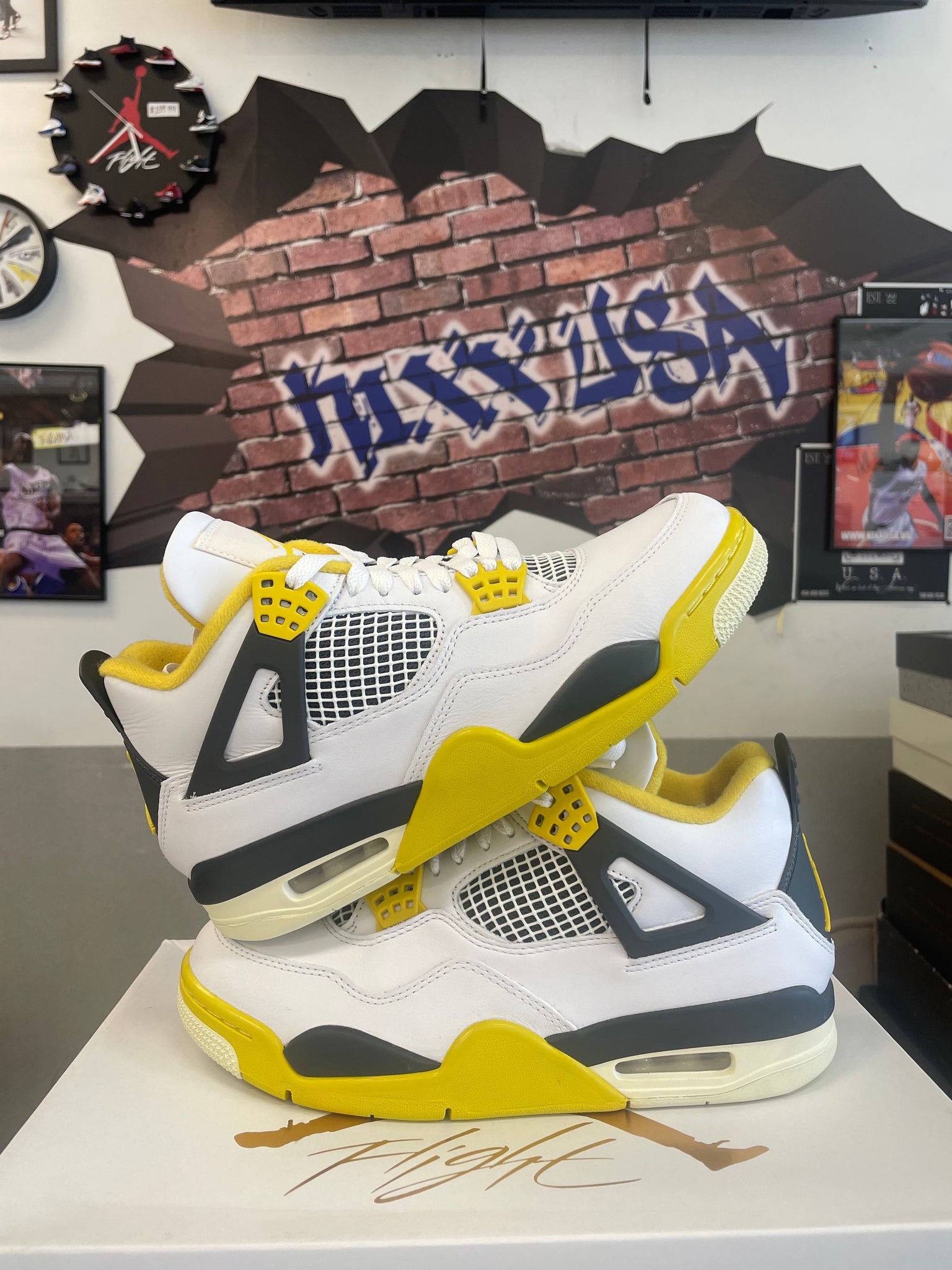 Wmns Air Jordan 4 “Vivid Sulfur”#81324