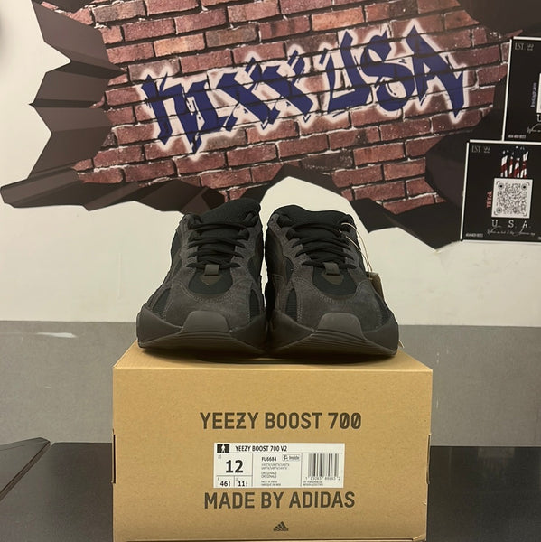 Adidas’s Yeezys 700”Vanta”#121323