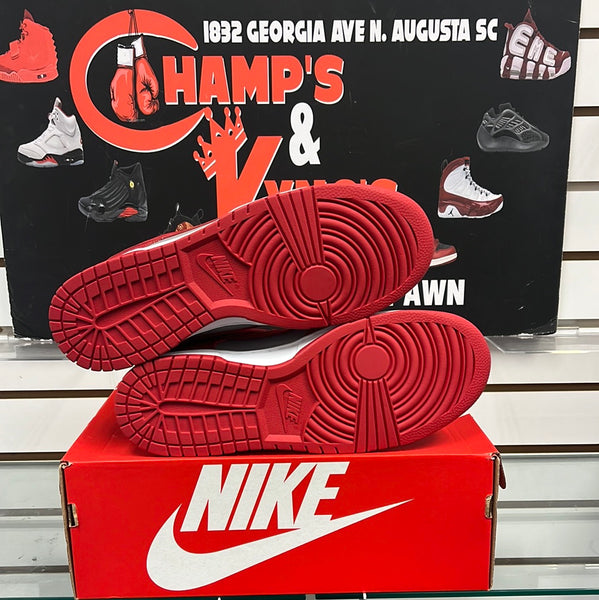 Nike Dunk Low “UNLV” 1/9/23